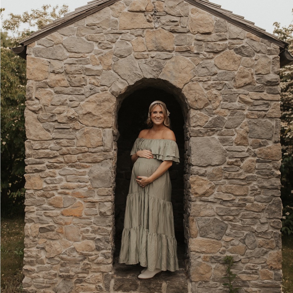 Brand new only wore to maternity photos - 2 piece set from forever 21.